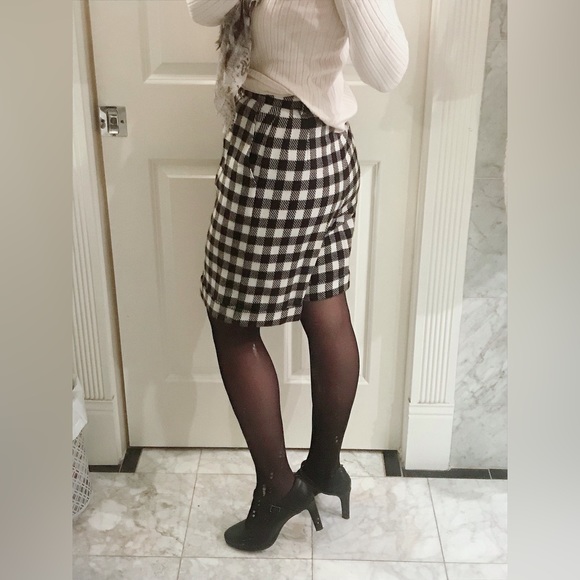 Vintage Escada Wool Gingham Shorts - Picture 10 of 12